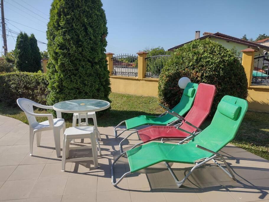 Luxury Seaview 2-Bedroom Apartments Blue Elephant Balchik Exterior foto