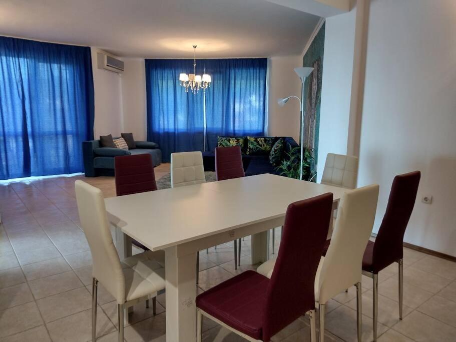 Luxury Seaview 2-Bedroom Apartments Blue Elephant Balchik Exterior foto