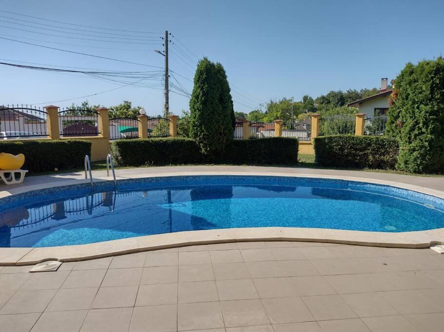 Luxury Seaview 2-Bedroom Apartments Blue Elephant Balchik Exterior foto