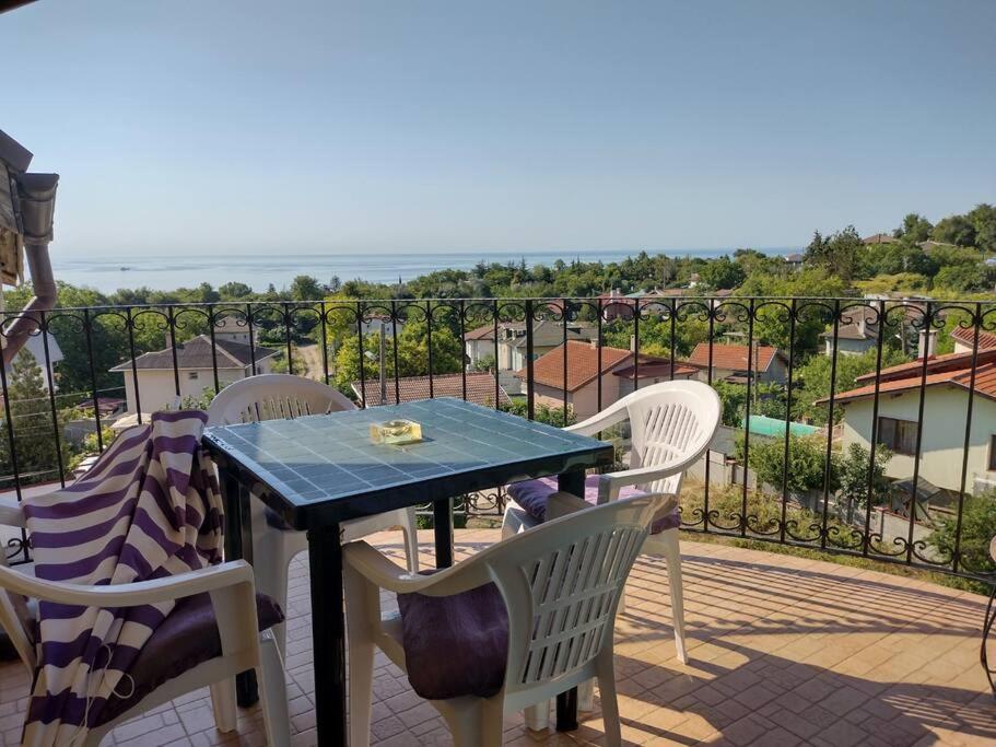 Luxury Seaview 2-Bedroom Apartments Blue Elephant Balchik Exterior foto